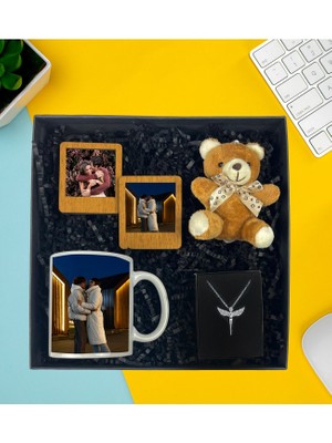 Kişiye Özel Premium Kupa Bardak Peluş Ayıcık Anahtarlık Ikili Ahşap Masaüstü Çerçeve Çelik Kaplama Melek Kolye