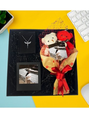 Kişiye Özel Premium Resimli Ikili Ayıcık Buketi Siyah Ahşap Masaüstü Fotoğraf Çerçeve Gümüş Kaplama Melek Kolye