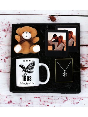 Kişiye Özel Siyah Beyaz Taraftar Isim Soyisim Tasarımlı Kupa Bardak Peluş Ayıcık Anahtarlı Ahşap Siyah Çerçeve ve Kartanesi Kolye Seti