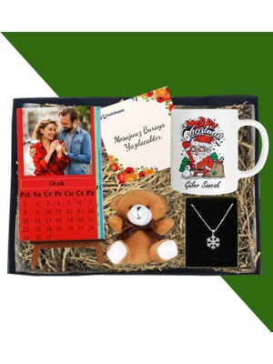 Kişiye Özel Yılbaşı Hediyesi Dikey Renkli Masaüstü Her Ay Için Özel 12 Fotoğraflı Masa Takvimi ve Kupa Bardak Peluş Ayıcık Kartanesi Gümüş Kaplama Kolye