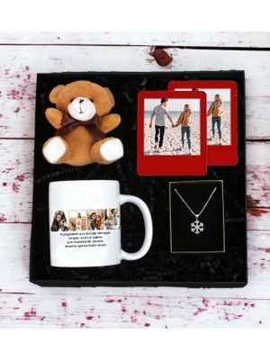 Kişiye Özel Fotoğraf Anne Tasarımlı Beyaz Kupa Ayıcık Anahtarlı Kırmızı Çerçeve ve Kar Tanesi Kolye Seti