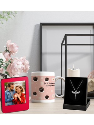 Kişiye Özel Iyi Ki Doğdun Isim Soyisim Doğum Günü Tasarımlı Kupa Bardak ve Resimli Kırmızı Çerçeve Melek Figürlü Kolye