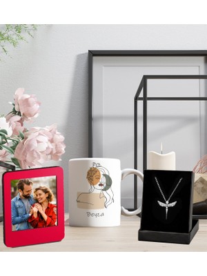 Kişiye Özel Isim Tasarımlı Kupa Bardak ve Resimli Kırmızı Çerçeve Melek Figürlü Kolye