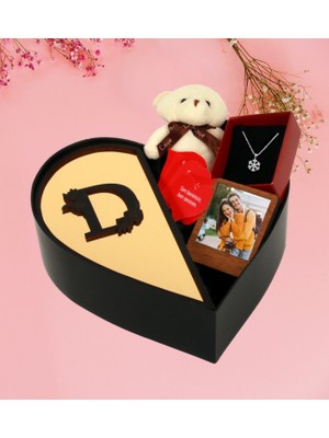 Kalpli Kutu Kişiye Özel Pleksi Baş Harf Tasarımlı Kalp Kutu ve Peluş Ayıcık Anahtarlık Çerceve Kartanesi Kolye ve Aşk Sözleri
