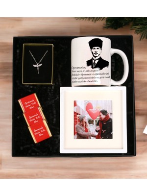 Kişiye Özel Öğretmen Tasarımlı Kupa Bardak Melek Kolye Çerçeve ve Özel Madlen Çikolata