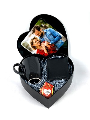 Kişiye Özel Fotoğraflı Yeni Kalp Kutu Tasarımlı Kupa Çikolata ve Cüzdan Set
