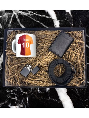 Kişiye Özel Sarı Kırmızı Taraftar Forma Tasarımlı Kupa Bardak Mekanizmalı Cüzdan Kemer Çakmak Özel Hediye Set