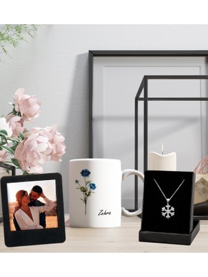 Kişiye Özel Isim Tasarımlı Kupa Bardak ve Resimli Siyah Çerçeve Kartanesi Kolye