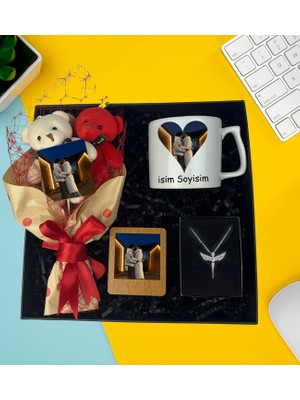 Fotoğraflı Ayıcık Buketi Resimli Çay ve Nescafe Fincanı Gümüş Kaplama Melek Kolye Ahşap Masaüstü Çerçeve