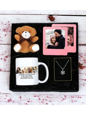 Anneler Gününe Özel Fotoğraf Anne Tasarımlı Beyaz Kupa Ayıcık Anahtarlı Pembe Çerçeve ve Kar Tanesi Kolye Seti
