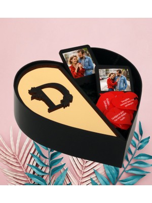 Kişiye Özel Aynalı Pleksi Baş Harf Tasarımlı Kalp Kutu ve Siyah Çerçeve ve Aşk Sözleri (Sarı-Siyah)