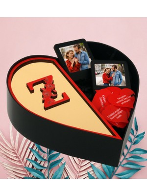 Kişiye Özel Aynalı Pleksi Baş Harf Tasarımlı Kalp Kutu ve Siyah Çerçeve ve Aşk Sözleri (Kırmızı-Sarı-Geçişli)