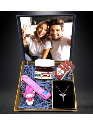 Kişiye Özel Fotoğraflı New Hediye Seti Nutella Çikolata Hello Kity Anahtarlık Kolye Hediye Kutusu