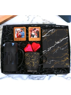 Kişiye Özel Black Siyah Hediye Seti Defter & Kupa Bardak Siyah French Press 2 Li Çerçeve ve Kalp Çikolata (Altın)