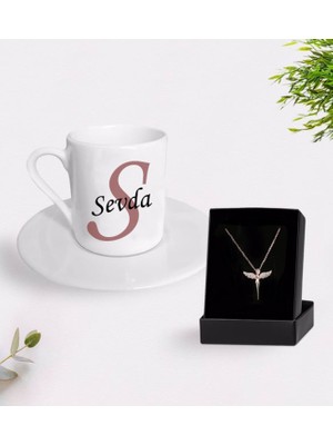 Kişiye Özel Baş Harf ve Isim Tasarımlı Türk Kahve Fincanı ve Melek Kolye (Kahverengi)