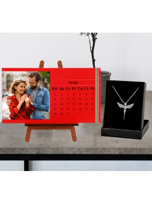 Kişiye Özel 12 Adet Renkli Fotoğraf 2025 Tarihli Şövale Yatay Masa Takvimi ve Melek Kolye