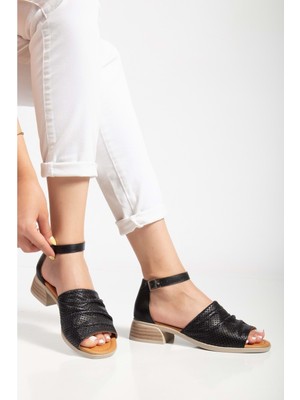 Kadın Hakiki Deri Kalın Bantlı Alçak Topuklu Sandalet - Sıyah-Krep