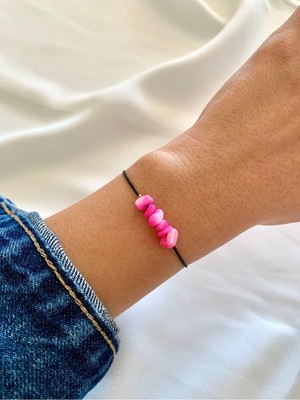 Pembe Doğal Sedef Taşlı Siyah Ip Bileklik Şık ve Zarif Tasarım