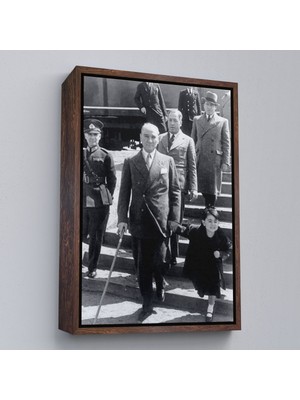 Kahverengi Çerçeveli Atatürk Portre Tablosu Mustafa Kemal Atatürk Dikdörtgen Dekoratif Kanvas Tablo