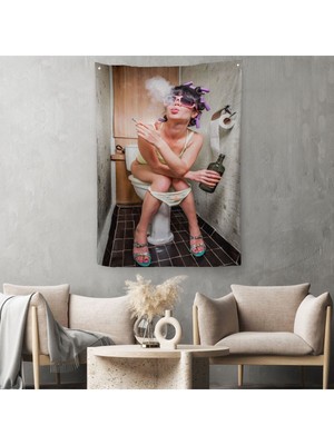 Tuvaletteki Kadın Duvar Örtüsü - HALISI-5104