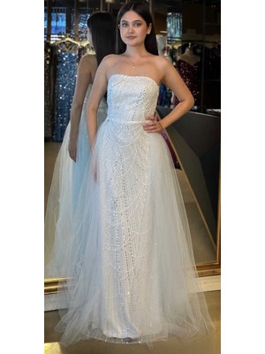 Beyaz Straplez Yaka Tül Pelerin Etekli Pullu Boncuklu Uzun Abiye Elbise 7705