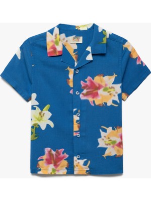 Kısa Kollu Düğmeli Çiçek Desenli Viskon Gömlek