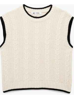 Saç Örgü Dokulu Kolsuz Biyeli Bisiklet Yaka Süveter