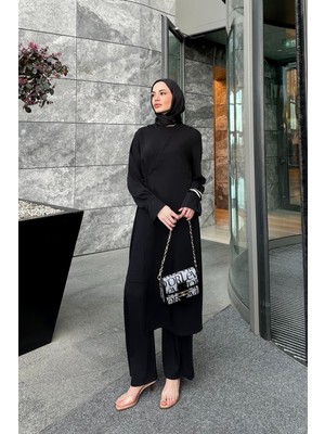 Siyah Yandan Bağlamalı Taş Detaylı Ikili Takım