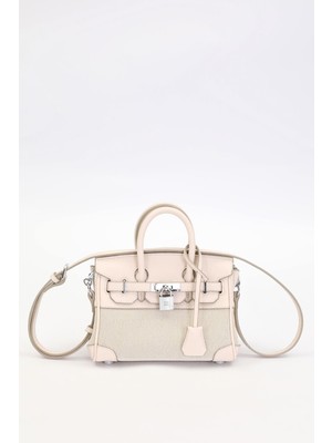 Beyaz Kilit Detay Kare El Çantası