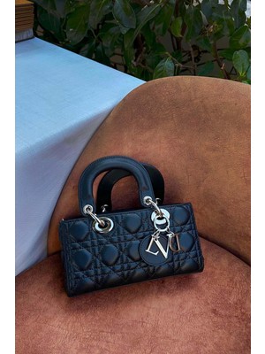 Siyah Gold Zincir Detaylı Omuz Çantası