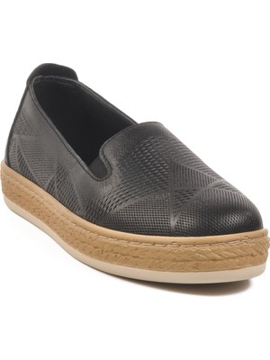 Siyah Hakiki Deri Kadın Günlük Ayakkabı F-2036 Z