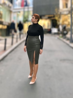 Önden Yırtmaçlı Deri Etek