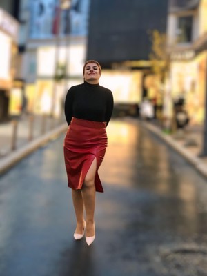 Önden Yırtmaçlı Deri Etek