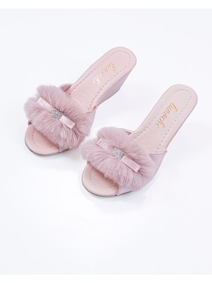 Kadın Kalın Topuklu Tüylü ve Taşlı  Şık Günlük Ev Terliği Çeyiz Terliği Süslü Doğum Misafir Gelin Terliği