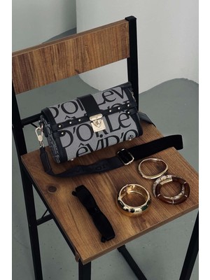 Lêvi D'or Siyah Yazı Baskılı Zincir Detay Omuz Çantası