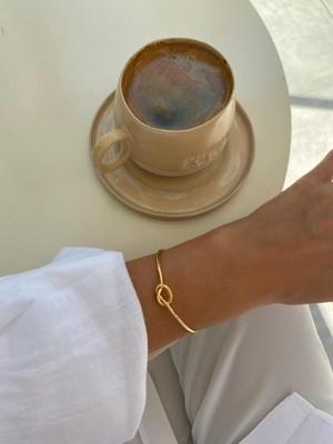 Düğüm Figürlü Gold Renkli Ayarlanabilir Kelepçe Bileklik