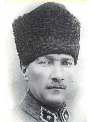 Asilmeydan Kalpaklı Gazi Mustafa Kemal Atatürk - Siyah Beyaz Portre Poster Cephe Bayrak -200x300cm -2x3metre