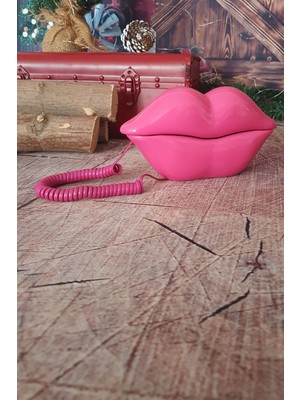 Pembe Dudak Desenli Telefon Kılıfı, Şık ve Zarif Tasarım