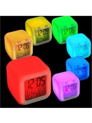 Renk Değiştiren Küp Saat ve Takvimli Çalar Masa, Beyaz Renkli, Şık ve Kullanışlı