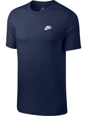Nike M Nsw Club Tee Erkek Lacivert T-shirt Rahat Kesim ve Şık Tasarım ile Yaz Modası