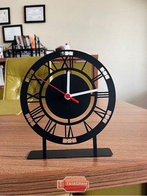 Şık Siyah Masa Saati, Zarif ve Fonksiyonel Dekorasyon Parçası