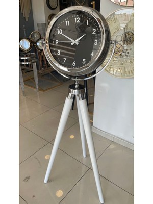 Şık Ahşap Tripod Saat, Estetik ve Zarif Tasarım