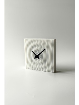 Beyaz Wavy Masa Saati, Şık ve Modern Tasarım, Ev ve Ofis Dekoru Için Ideal.