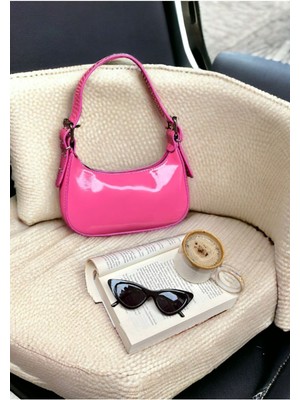 Pembe Rugan Deri Kadın El ve Omuz Çantası, Şık ve Kullanışlı Tasarım