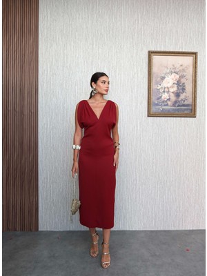 V Yaka Omuz Toka Detaylı Midi Elbise