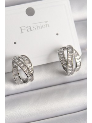 Pirinç Gümüş Renk Zirkon Taşlı Düğüm Halka Model Kadın Küpe