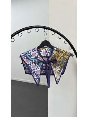 Iris Mor Çiçek Desenli Yaka Fular