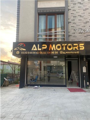 Şeffaf Pleksi ve Cam Iş Yeri Tabelası, Modern ve Dayanıklı Tasarım Seçenekleri