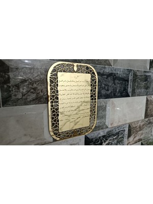 Şık Duvar Aynası, Dantel Motifli, Dekoratif Kapı ve Ev Süsü.