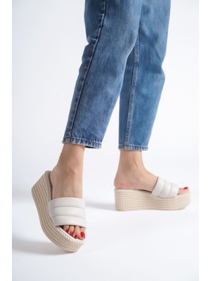 Reına Dolgu Topuklu Ortopedik Taban Hasır Görünümlü Kadın Terlik Ckt - Krem